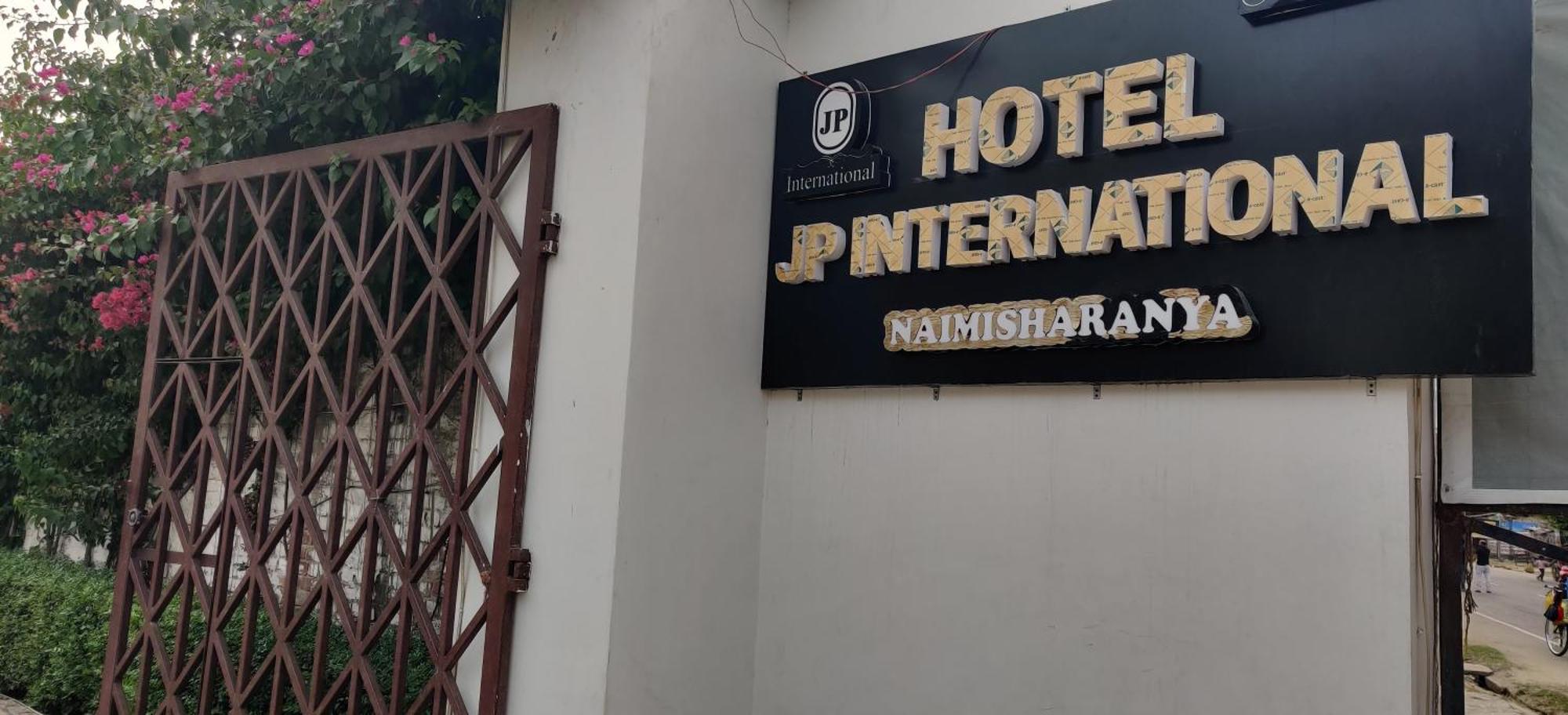 Jp International Naimisharanya Otel Dış mekan fotoğraf